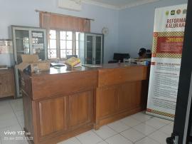 DAFTAR SURAT MENYURAT